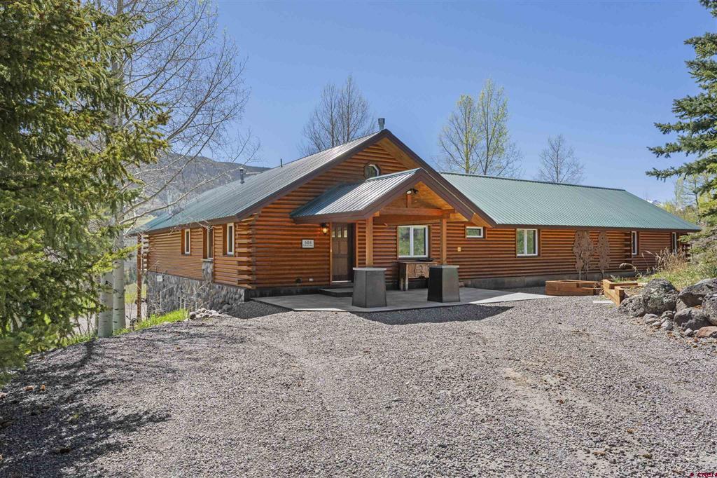 684 Falcon Way Cimarron, CO 81220