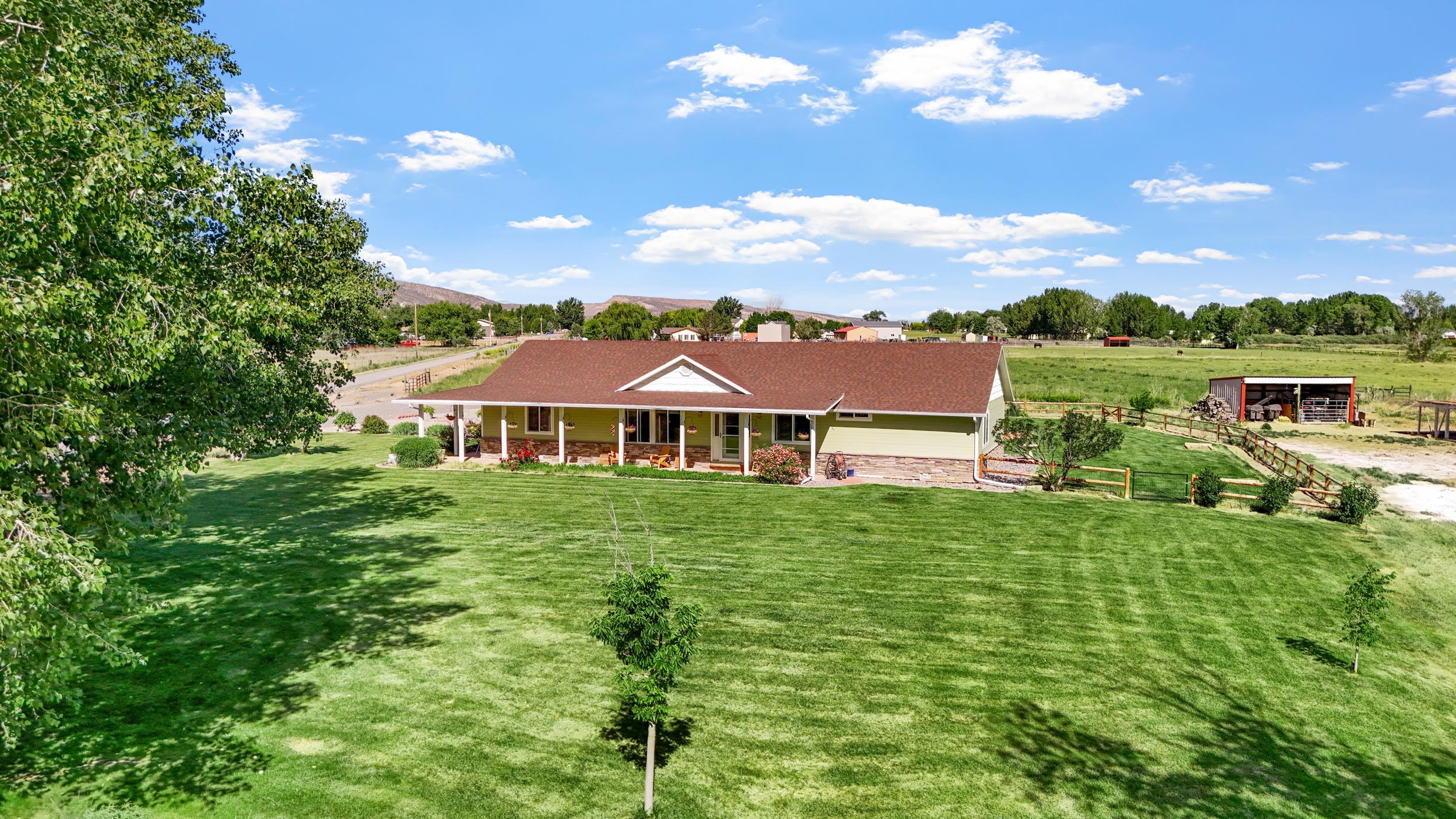 1392 M 1/4 Road Loma, CO 81524