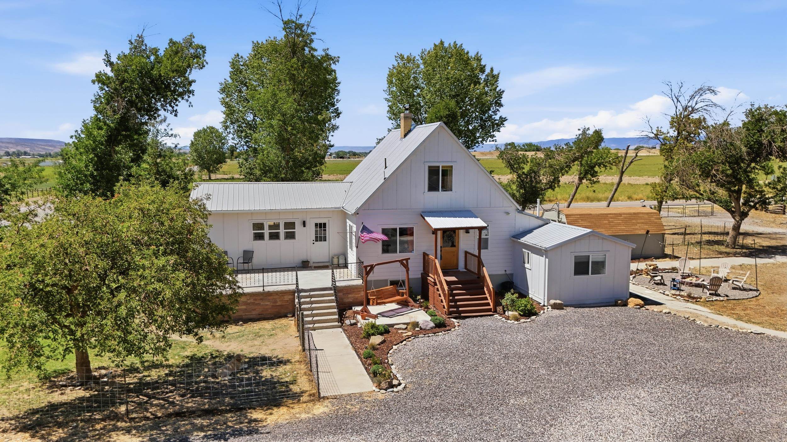 1452 P Road Loma, CO 81524