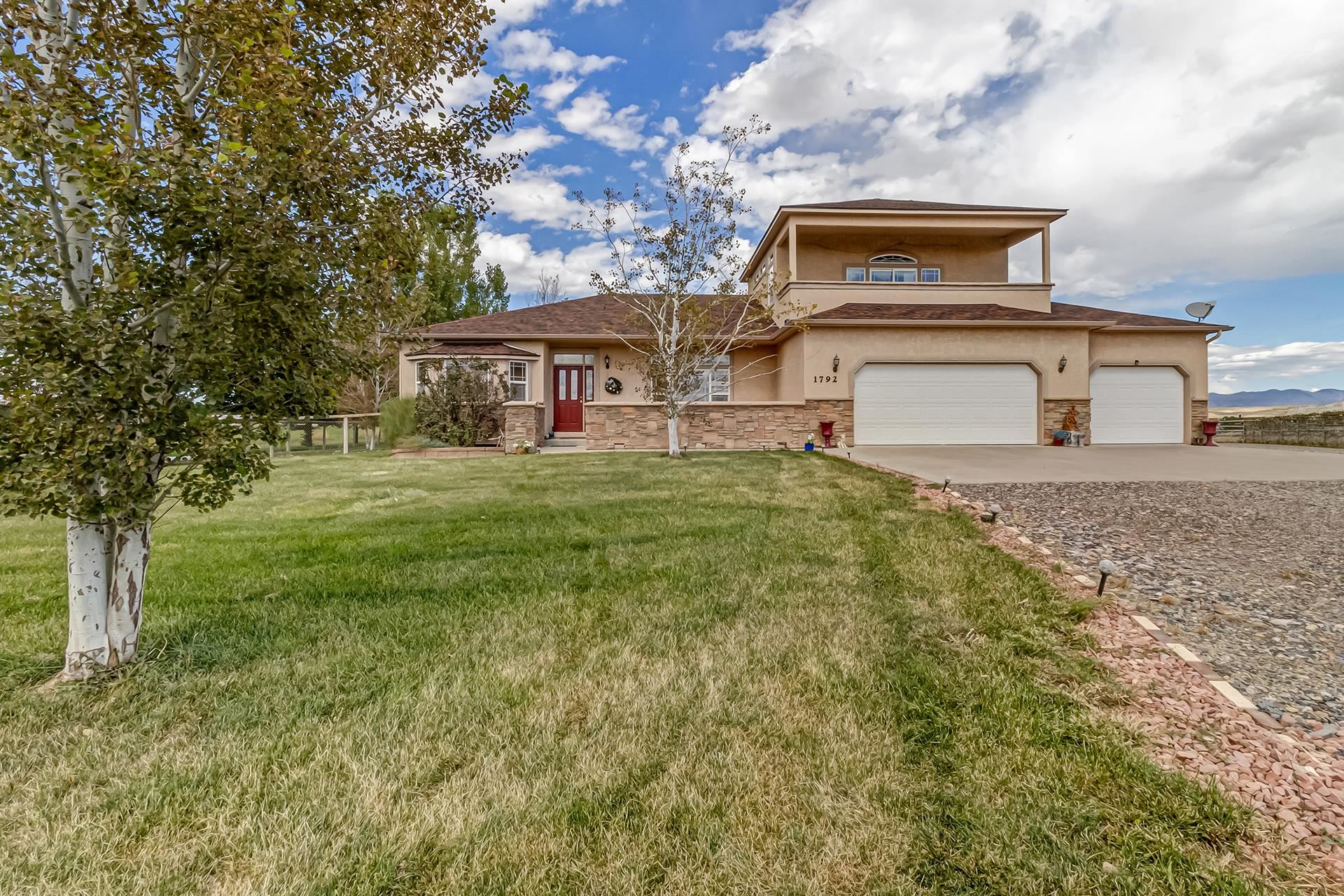 1792 12 Road Loma, CO 81524